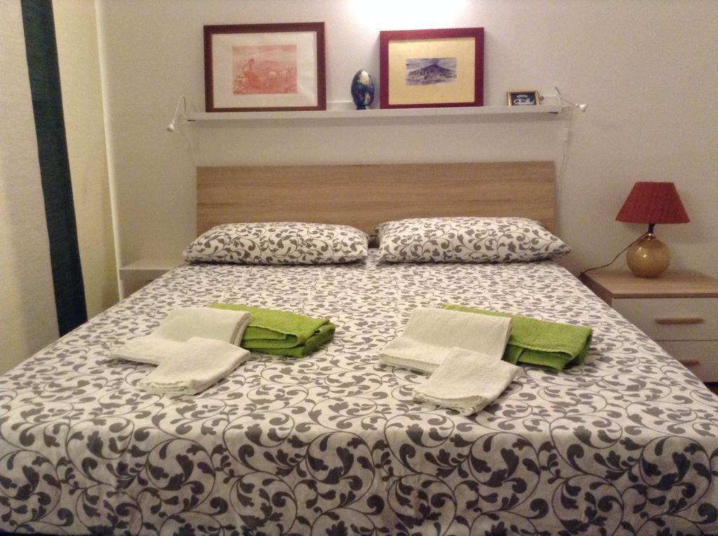 I Tre Velieri - The Three Ships Apartment Catania Bagian luar foto
